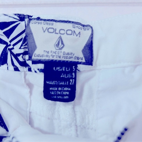 Volcom White Shorts Sz 5 (26/27) EXCELLENT CONDITION - Picture 3 of 8
